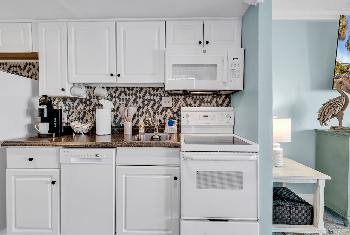 Sparkling clean bathroom — Brasilliance detail work